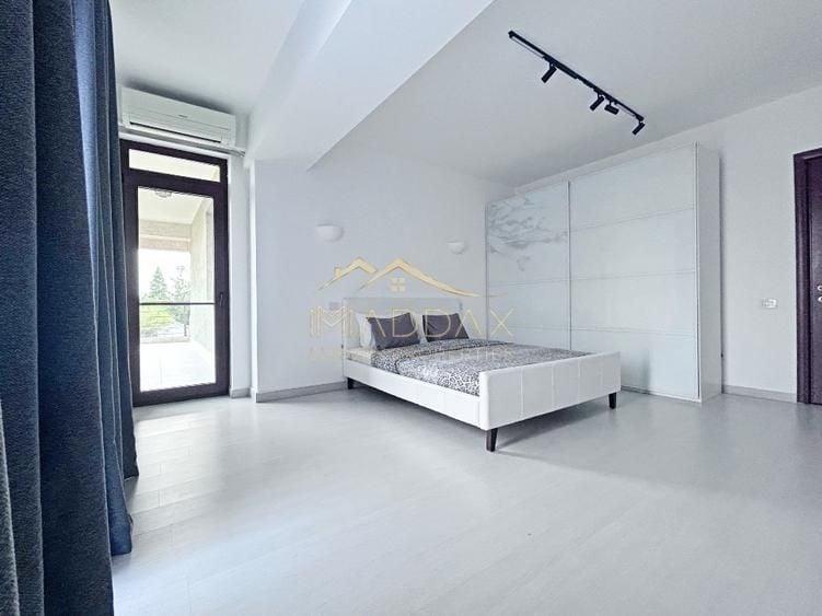 Apartament cu 3 camere decomandat în Băneasa