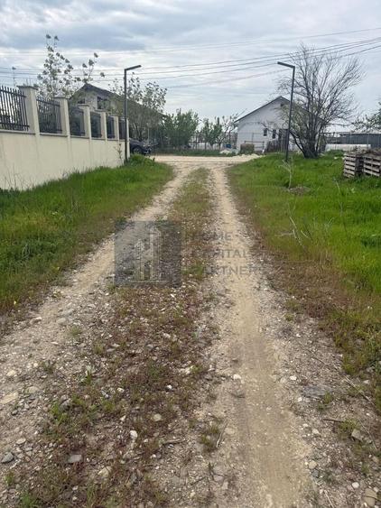 Teren agricol intravilan de 953 mp, în Tunari