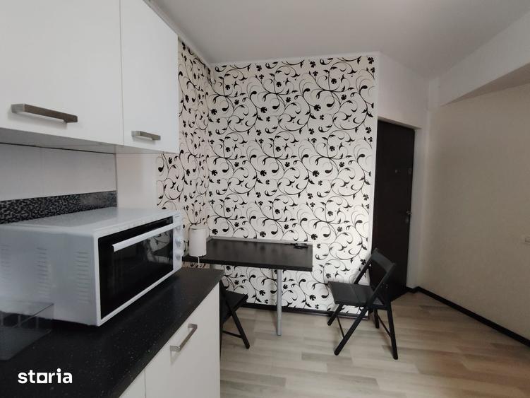Apartament cu 3 camere în Tei