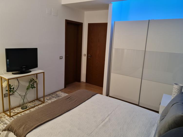 Apartament cu 2 camere decomandat, mobilat în Faleza Nord