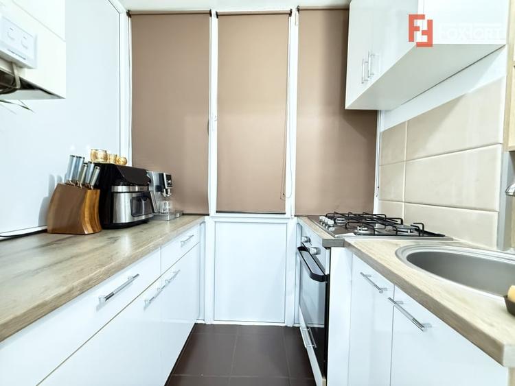 Apartament cu 3 camere decomandat în Lipovei
