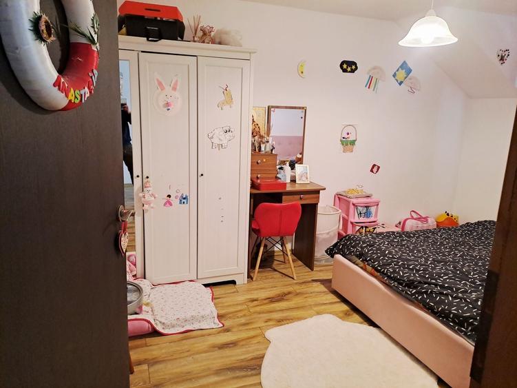 Casă cu 4 camere cu Teren 325 Mp în Moșnița Nouă