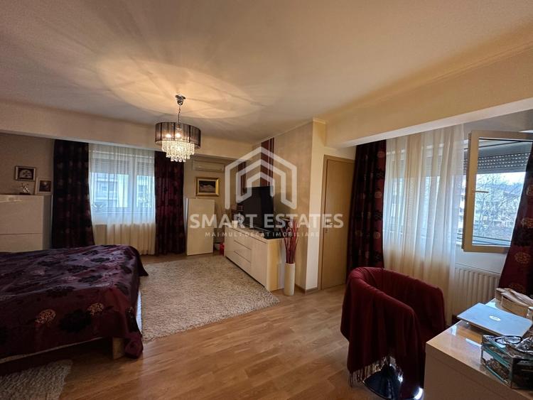 Apartament cu 6 camere decomandat, mobilat în Băneasa