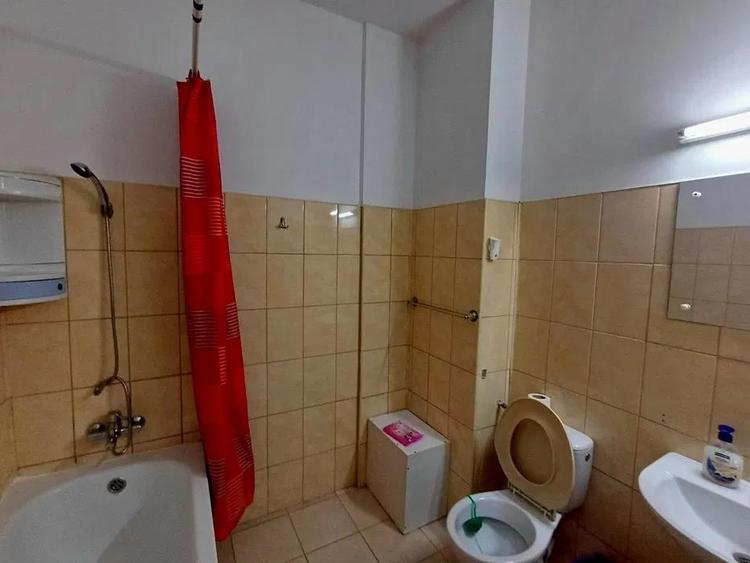 Apartament cu 2 camere semidecomandat în Bularga