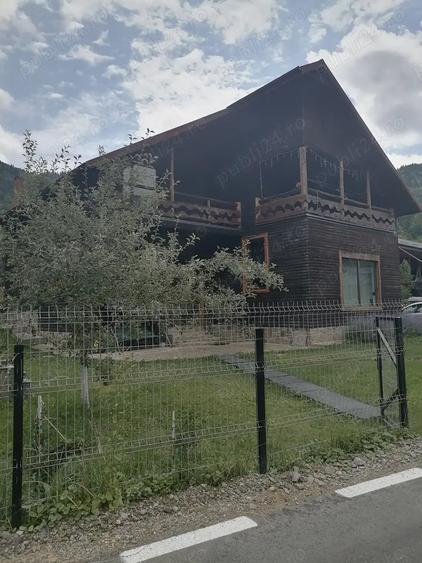 Casă cu 6 camere cu Teren 1056 Mp în Central