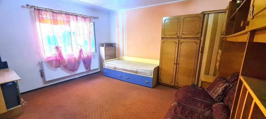 Casă cu 2 camere cu Teren 200 Mp în Titulescu