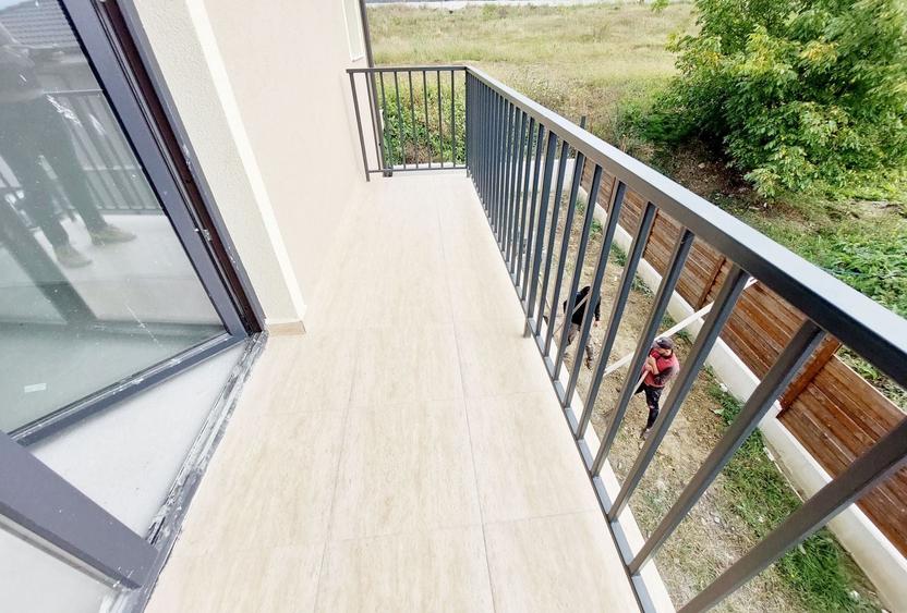 Duplex cu 4 camere cu Canalizare în Dezmir