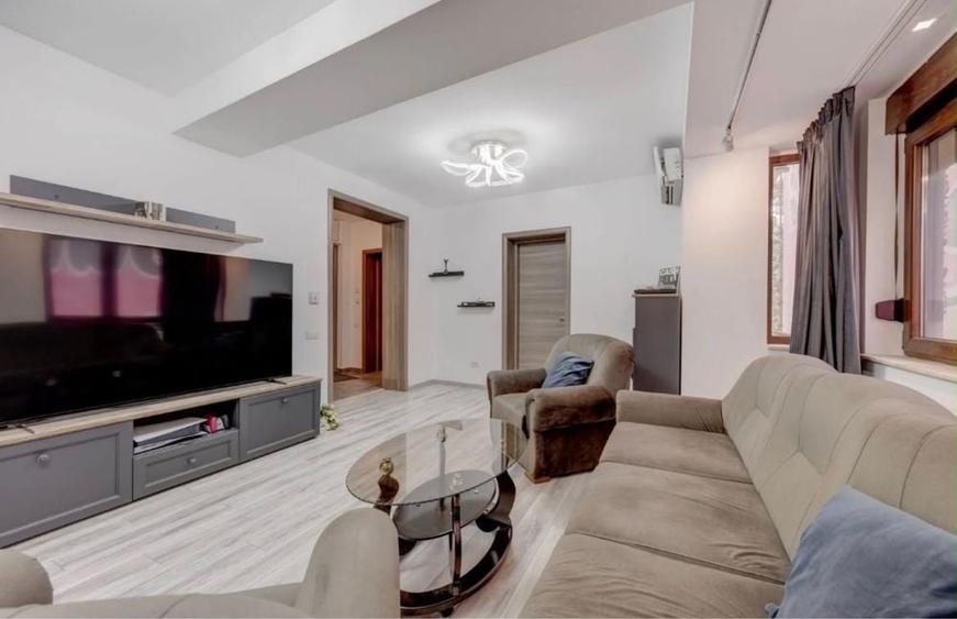 Apartament cu 3 camere decomandat în Central