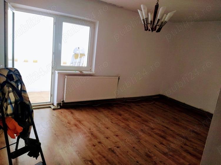Apartament cu 2 camere decomandat în Zăvoaia