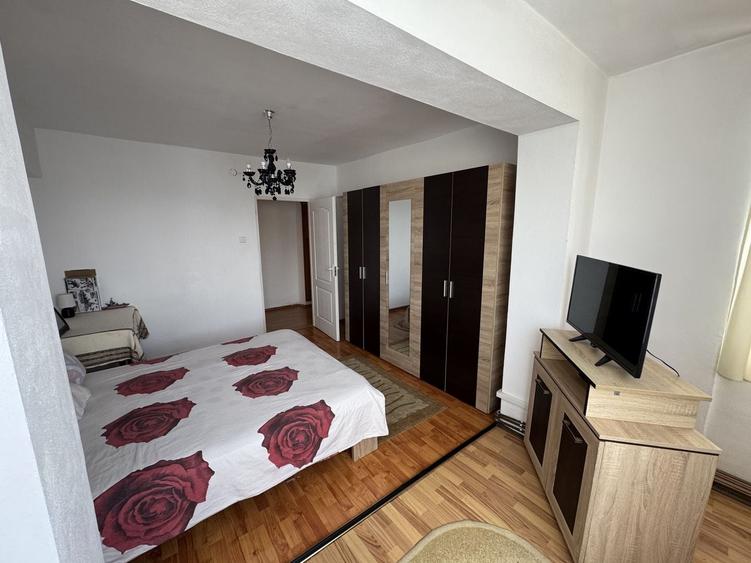 Apartament cu 3 camere decomandat în Diamant