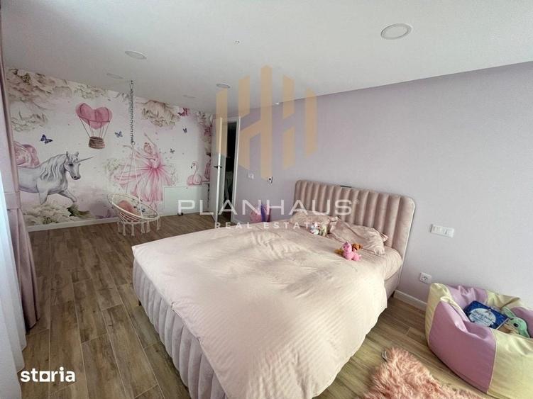 Casă cu 5 camere cu Teren 700 Mp în Groși