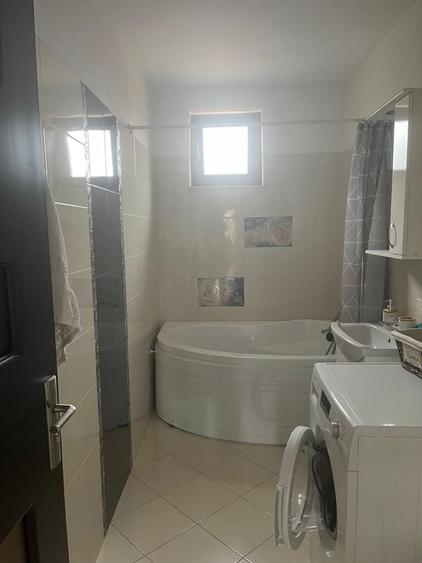 Apartament cu 3 camere decomandat în Iosia