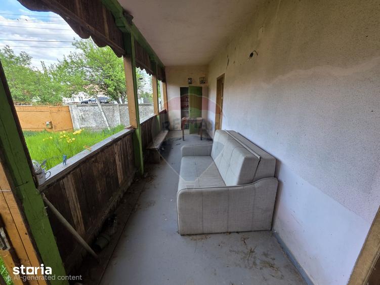 Casă cu 4 camere cu Teren 2880 Mp în Giulvăz