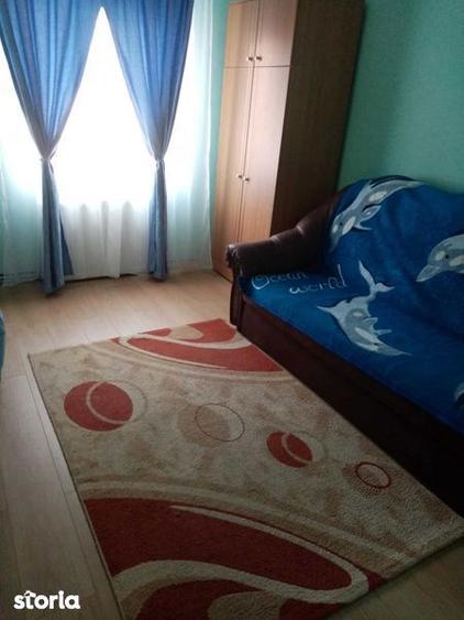 Apartament cu 3 camere decomandat în Noua