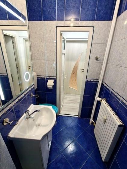Apartament cu 2 camere semidecomandat, mobilat în Tei