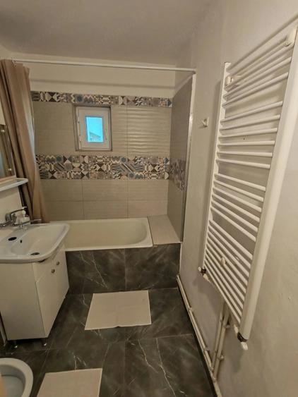 Apartament cu 2 camere decomandat în 1 Mai