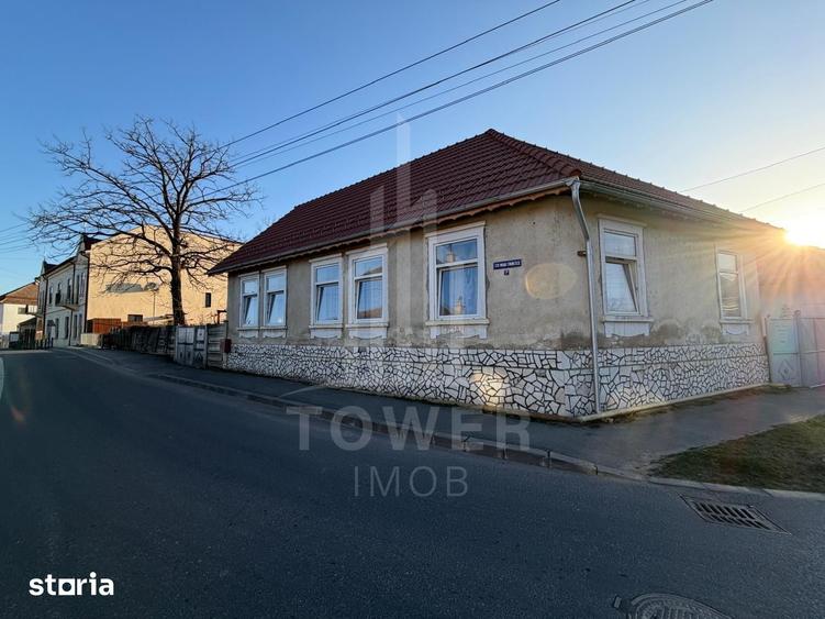 Casă cu 4 camere decomandat cu Teren 306 Mp în Central