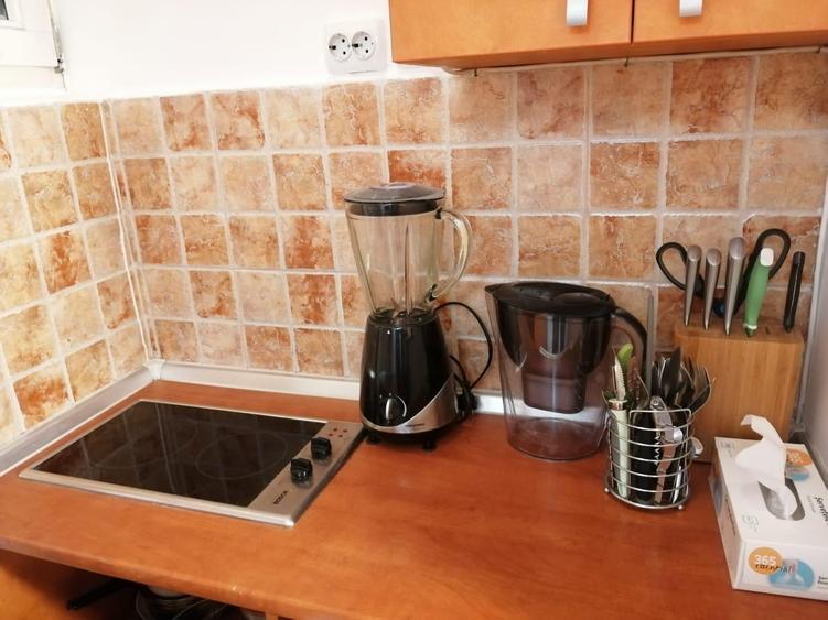 Apartament cu 2 camere semidecomandat în Universitate