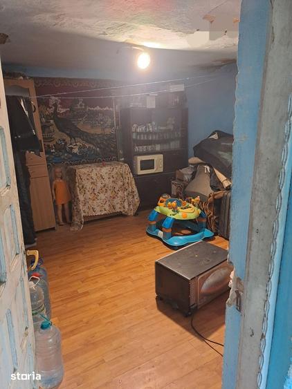 Casă cu 3 camere cu Teren 1215 Mp în Barza