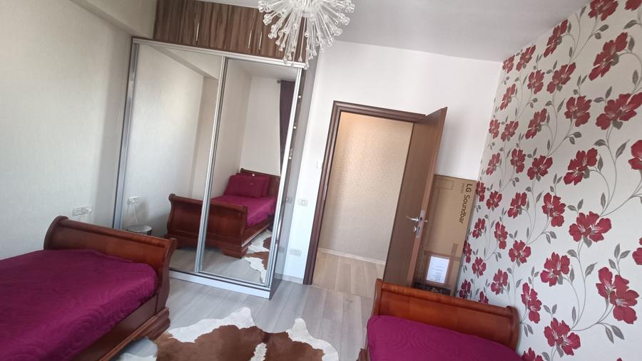 Apartament cu 3 camere semidecomandat în Decebal
