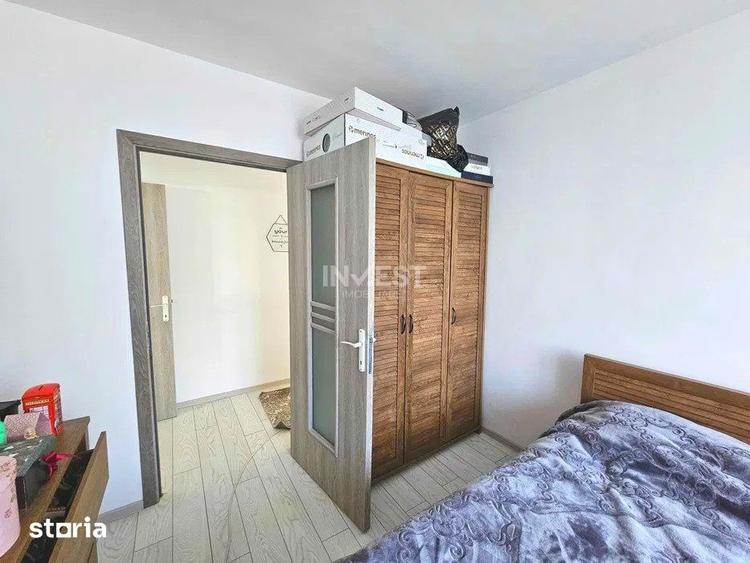 Apartament cu 3 camere semidecomandat în Podu Roș