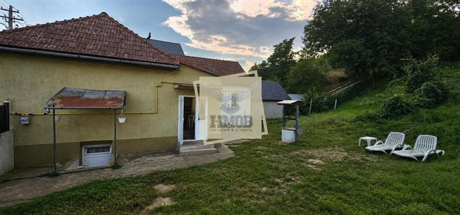 Casă individuală cu 3 camere cu Canalizare în Central