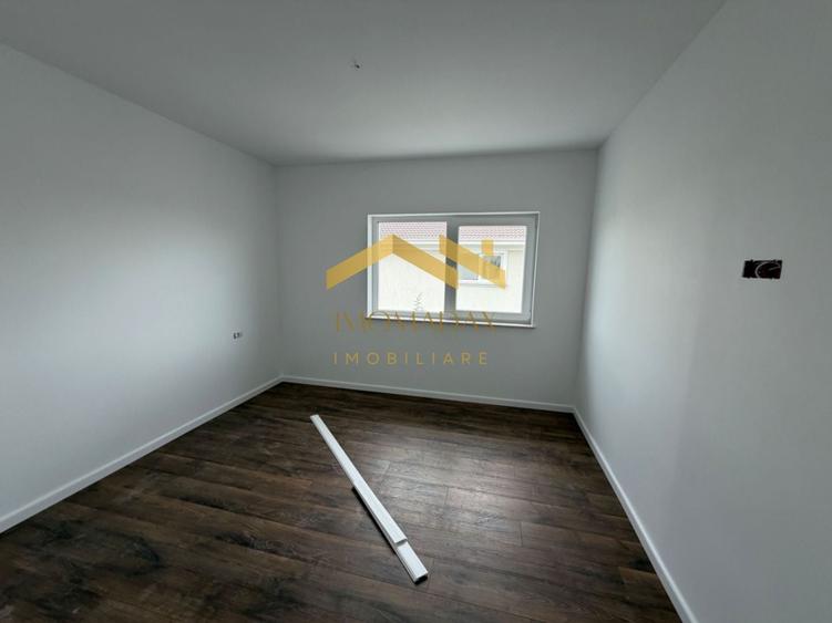 Duplex cu 4 camere cu Canalizare în Bucovăț (Remetea Mare)