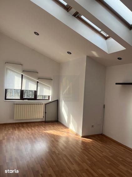 Casă cu 7 camere decomandat cu Teren 120 Mp în Floreasca