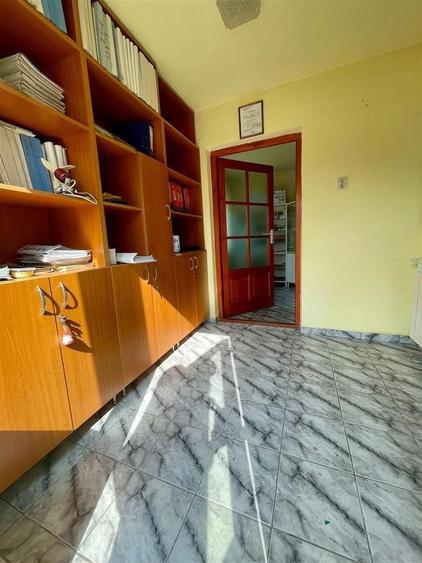 Casă individuală cu 5 camere cu Canalizare în Diosig