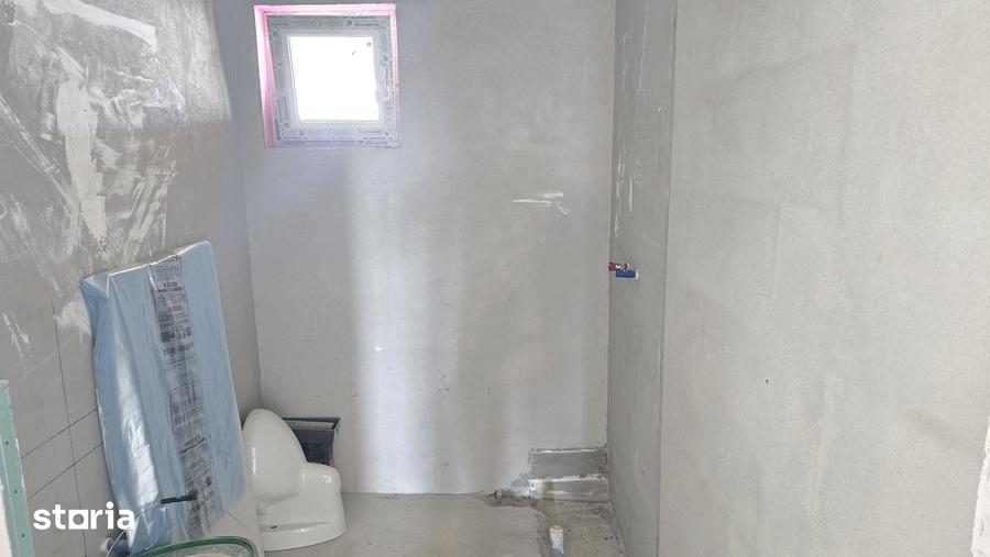 Casă cu 4 camere cu Teren 501 Mp în Zăvoi