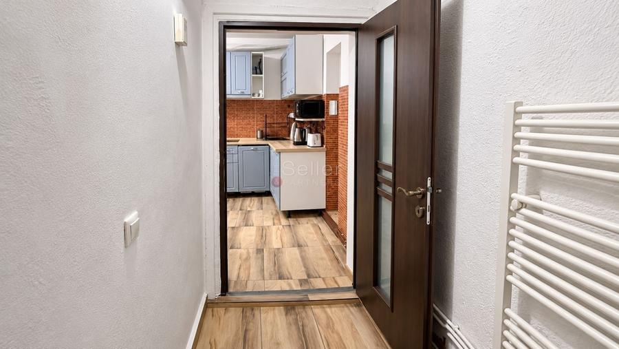 Apartament cu 2 camere semidecomandat, mobilat în Brașovul Vechi
