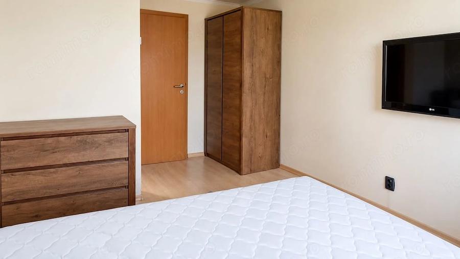 Apartament cu 3 camere decomandat în Olimpia-Stadion