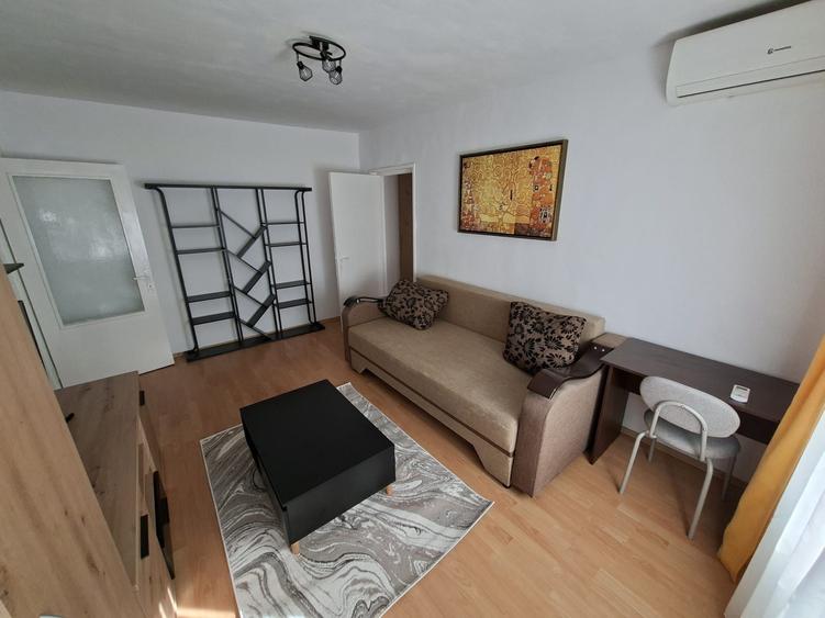 Apartament cu 2 camere semidecomandat în Rogerius
