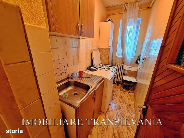 Garsonieră decomandată în Central