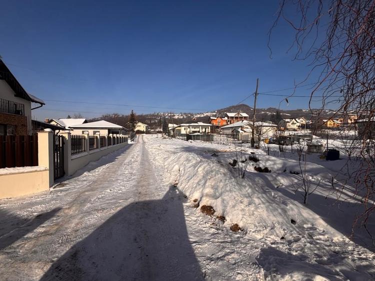 Teren Construcții intravilan de 1700 mp, în Unirea