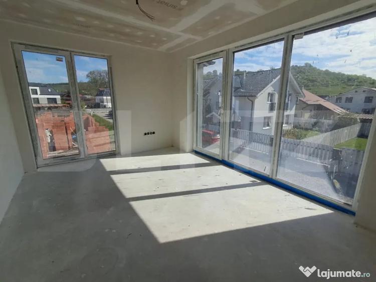Casă cu 5 camere cu Teren 250 Mp în Central