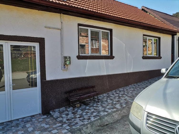Casă cu Teren 350 Mp în Svinița
