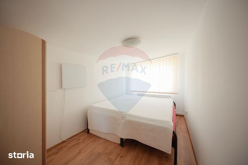 Casă cu 5 camere cu Teren 300 Mp în Sânmartin