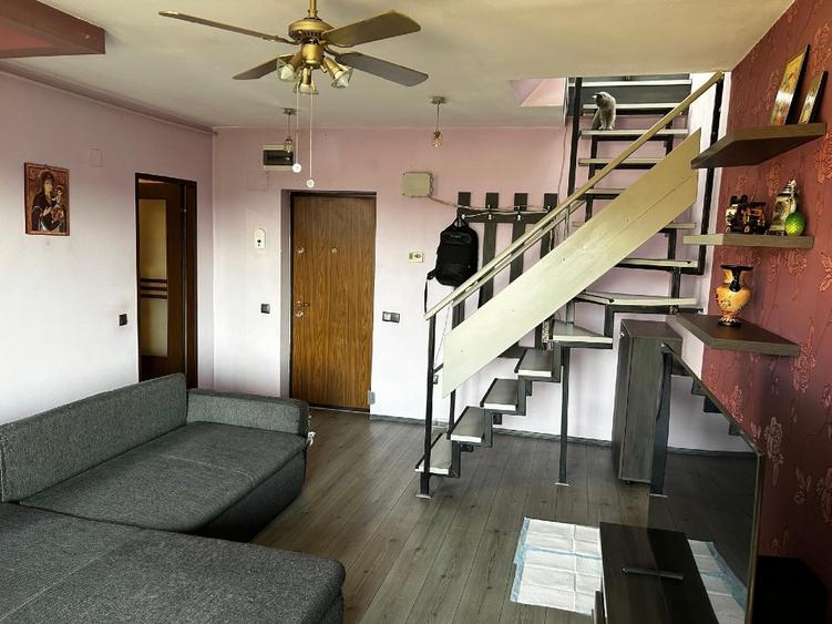 Apartament cu 4 camere semidecomandat în Florești