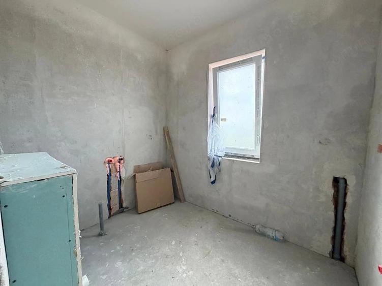 Casă cu 4 camere cu Teren 270 Mp în Moșnița Nouă