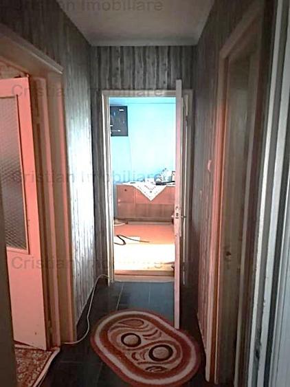 Apartament cu 3 camere semidecomandat în Obor