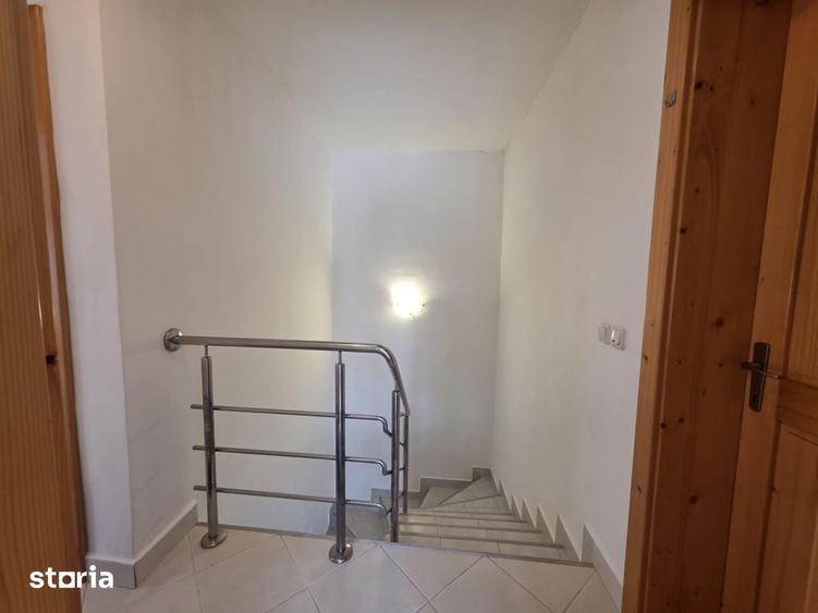 Casă cu 4 camere cu Teren 350 Mp în Florești