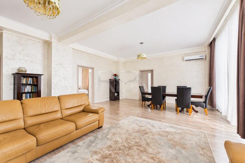 Apartament cu 3 camere semidecomandat, mobilat în Dămăroaia