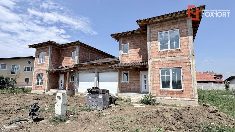 Duplex cu 5 camere cu Canalizare în Moșnița Veche