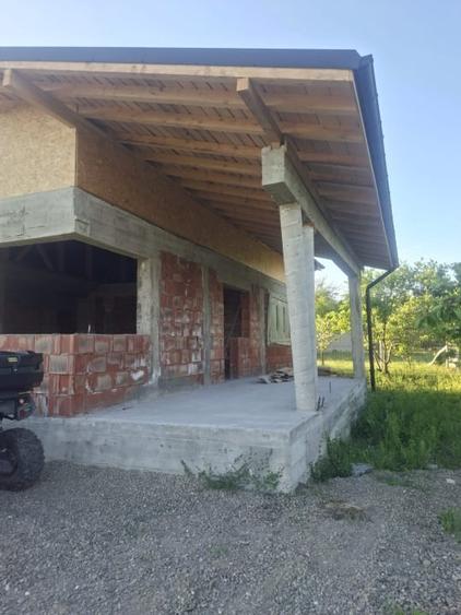 Casă individuală cu 5 camere cu Canalizare în Vălenii de Munte