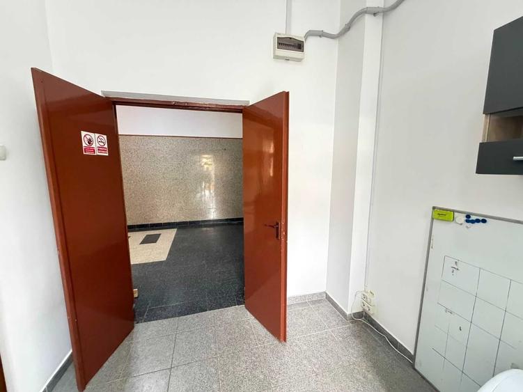 Spațiu comercial, de 60 mp, în Exterior Vest