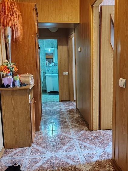 Apartament cu 2 camere decomandat, mobilat în Tractorul