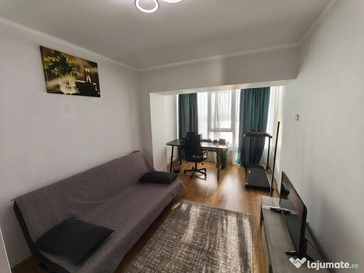 Apartament cu 3 camere decomandat în Faleză