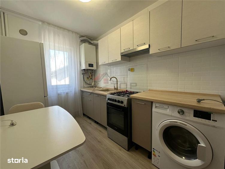 Apartament cu 2 camere semidecomandat în Podu Roș