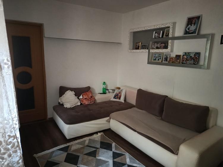 Casă individuală cu 5 camere cu Canalizare în Central